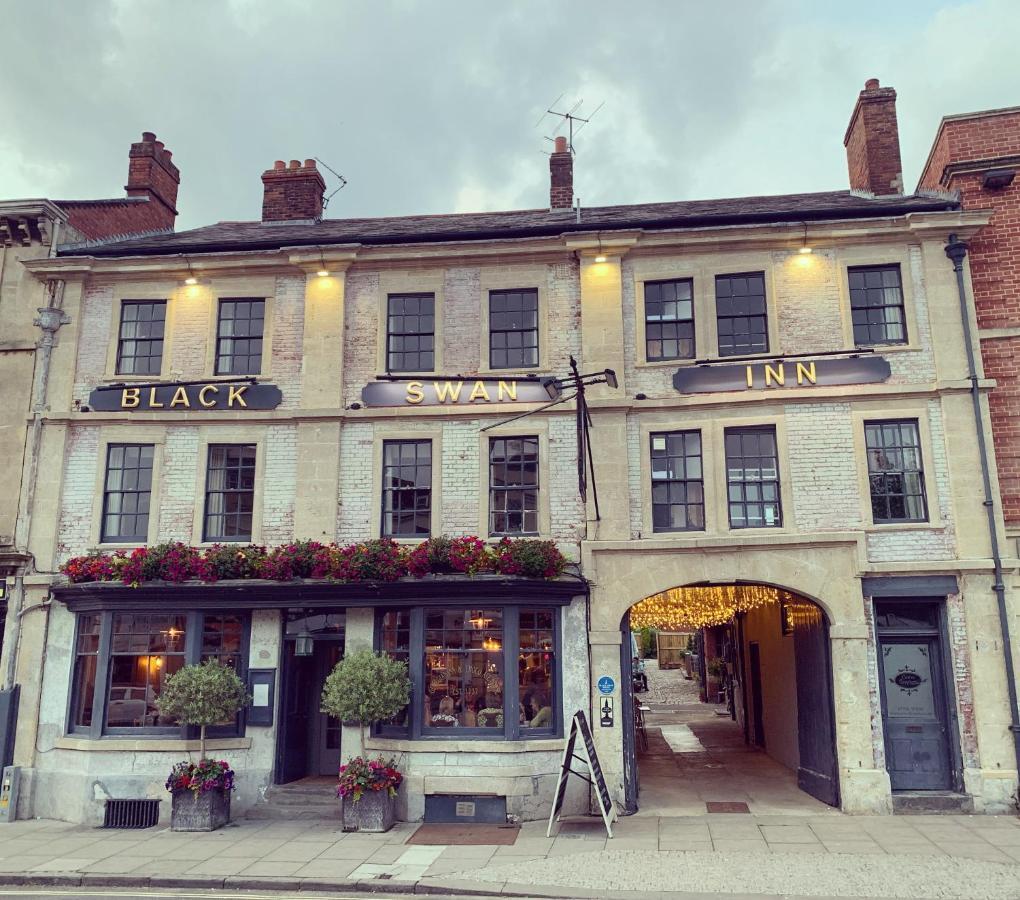 The Black Swan Inn 데비지스 외부 사진